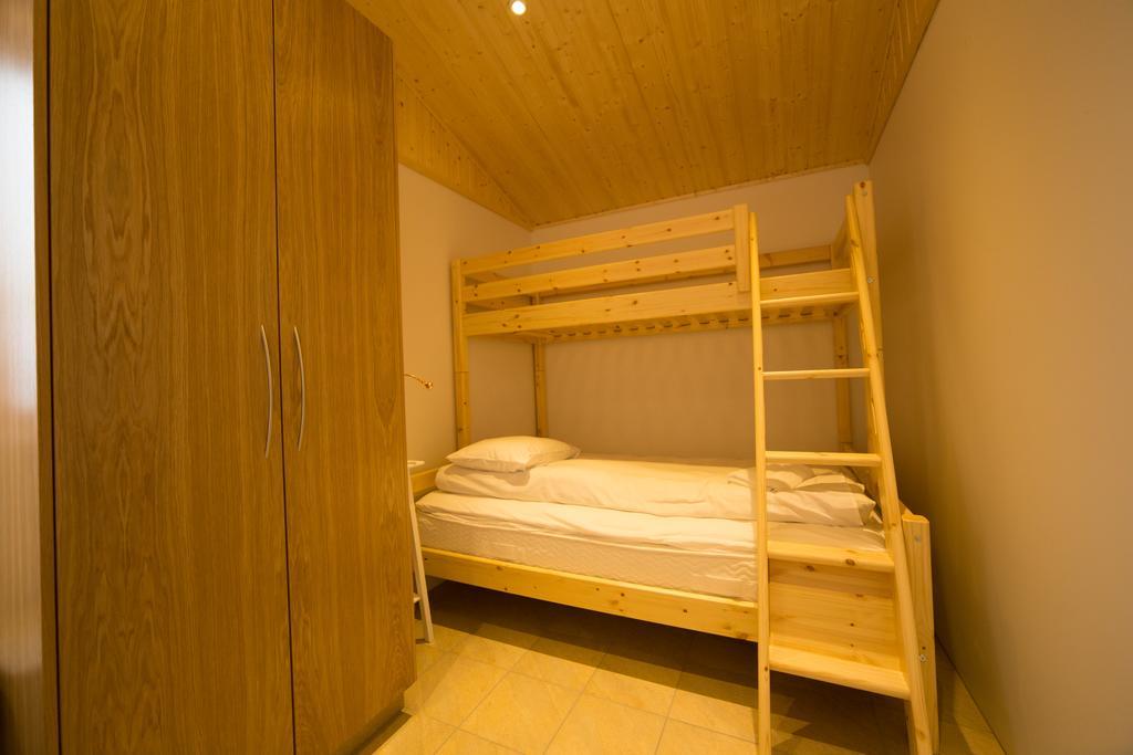 Dimmuborgir Guesthouse Міватн Екстер'єр фото
