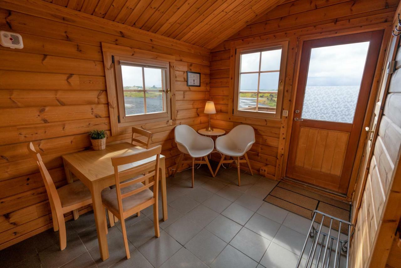 Dimmuborgir Guesthouse Міватн Екстер'єр фото