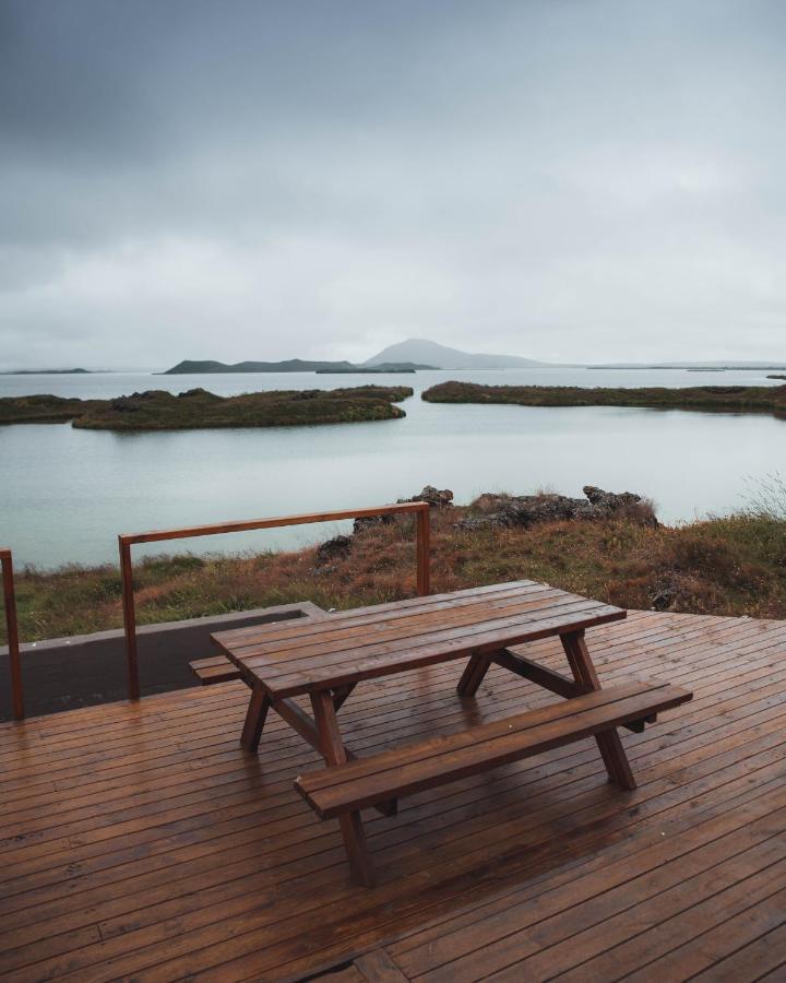 Dimmuborgir Guesthouse Міватн Екстер'єр фото